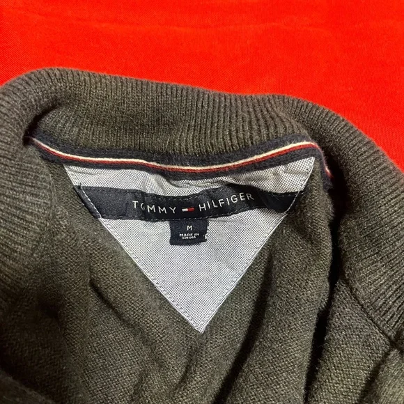 Tommy Hilfiger sweater - Picture 4 of 5